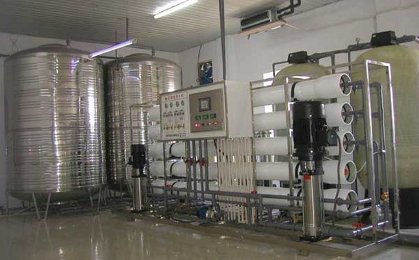 ��η������B͸ˮ̎��ϵ�y�Ĺ��φ��}�����D�ģ�