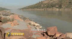 央視調查長江水污染:一年7份處罰書沒擋住非法排污 央視調查長江水污染:一年7份處罰書沒擋住非法排污